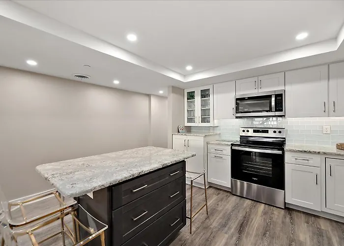 2 Bedroom At The Famous Century One Building! *